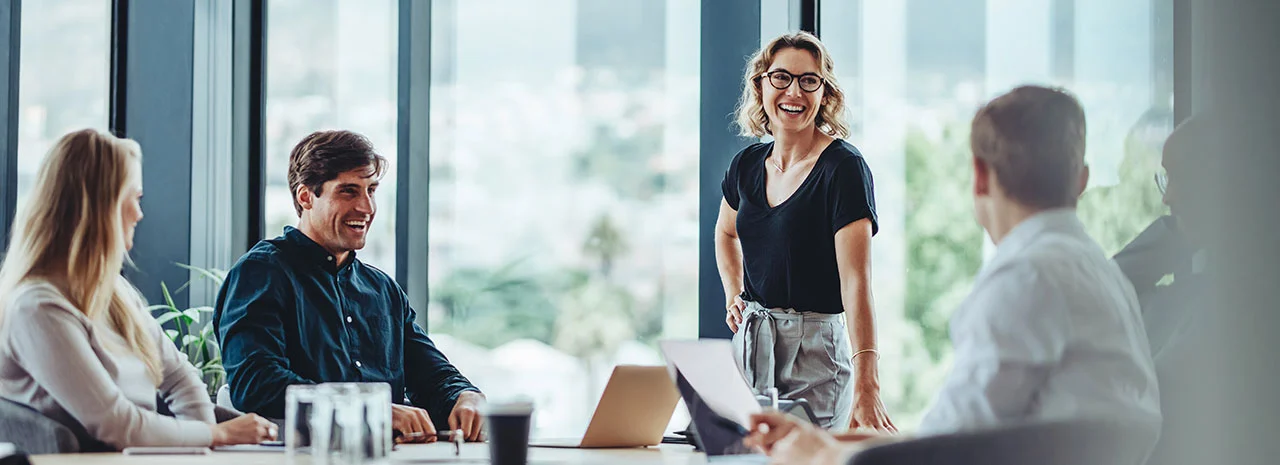 Strenge versus Klarheit – oder: Warum Führung nicht hart sein muss, um wirksam zu sein